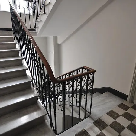 Palais -2-bedroom -ponteil -stayinantibes *