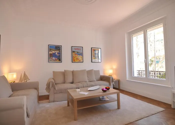 Palais -2-bedroom -ponteil -stayinantibes