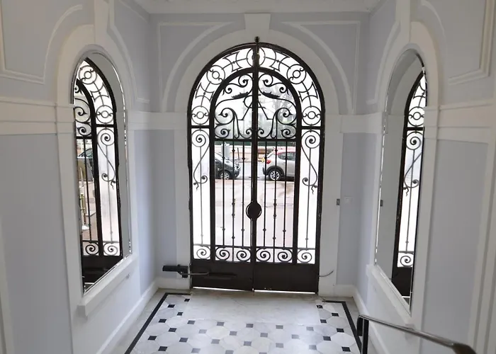 Palais -2-bedroom -ponteil -stayinantibes