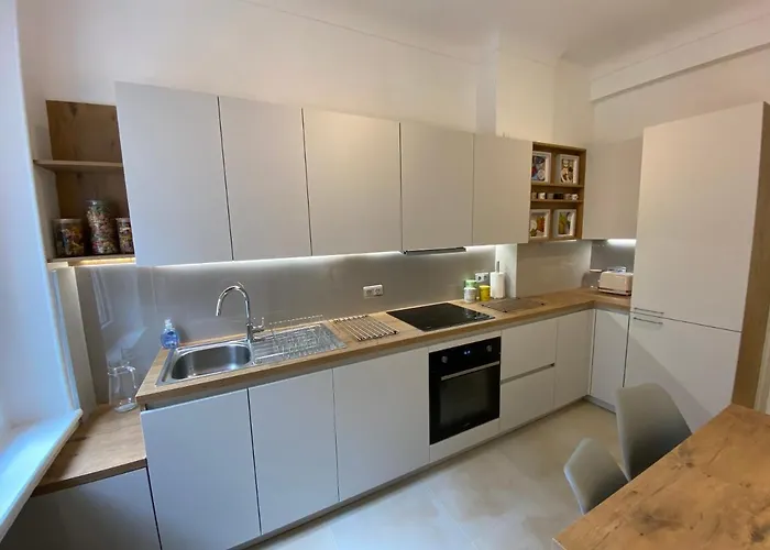 Palais -2-bedroom -ponteil -stayinantibes Антіб